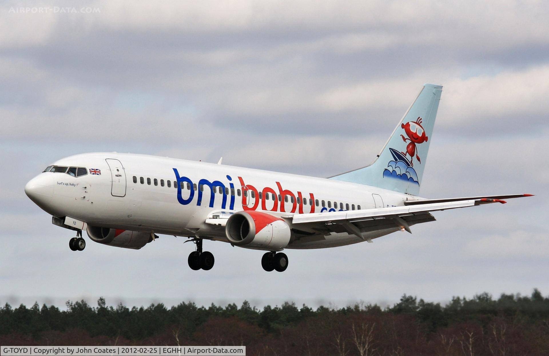 G-TOYD, 1994 Boeing 737-3Q8 C/N 26307, Diversion arriving