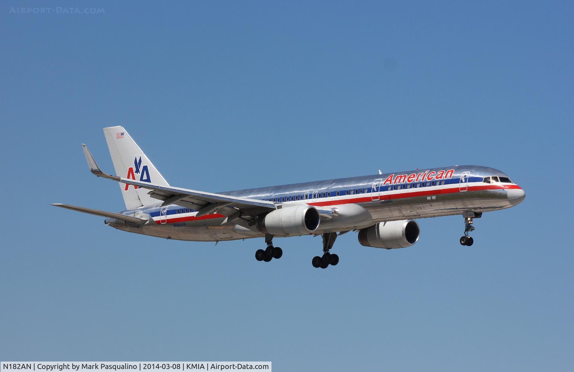 N182AN, 1999 Boeing 757-223 C/N 29592, Boeing 757-200
