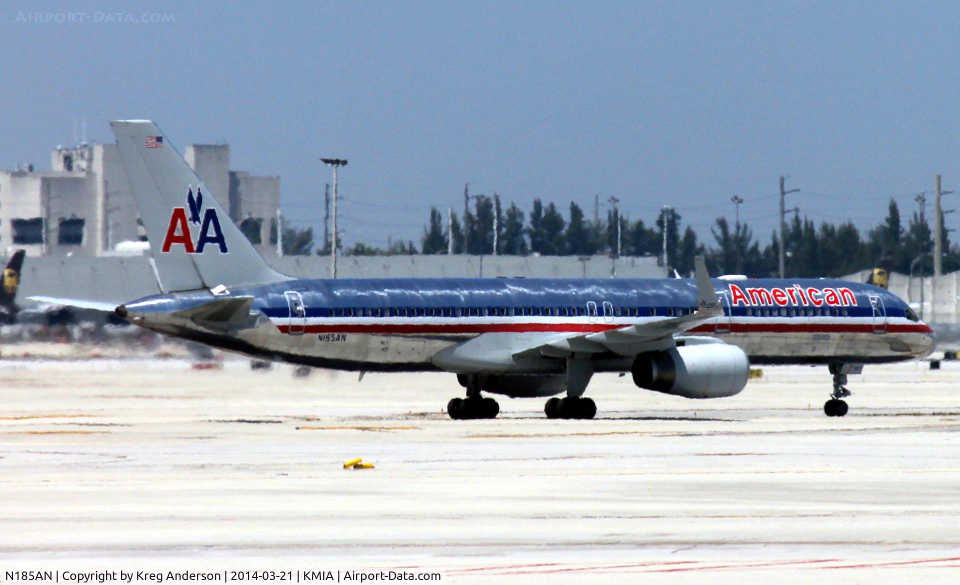 N185AN, 2001 Boeing 757-223 C/N 32379, American Airlines Boeing 757-223