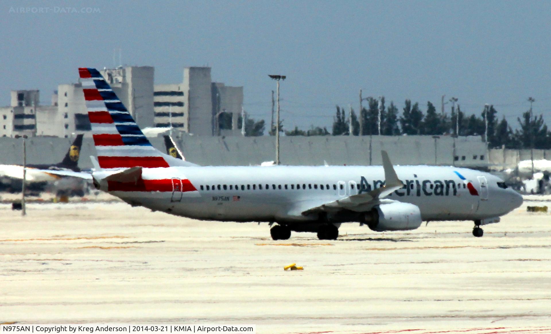 N975AN, 2001 Boeing 737-823 C/N 29549, American Airlines Boeing 737-823