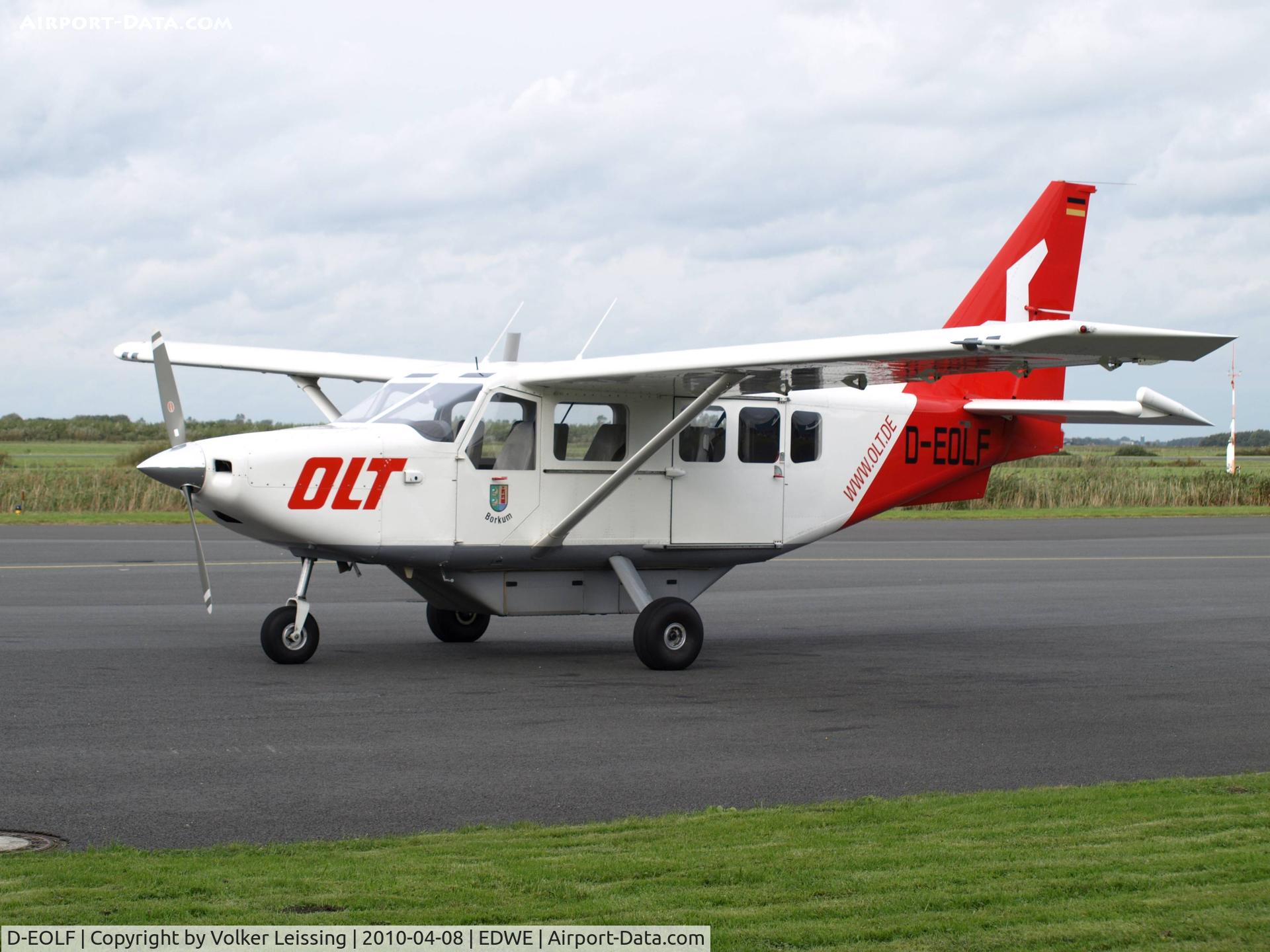 D-EOLF, 2005 Gippsland GA-8 Airvan C/N GA8-05-080, parking