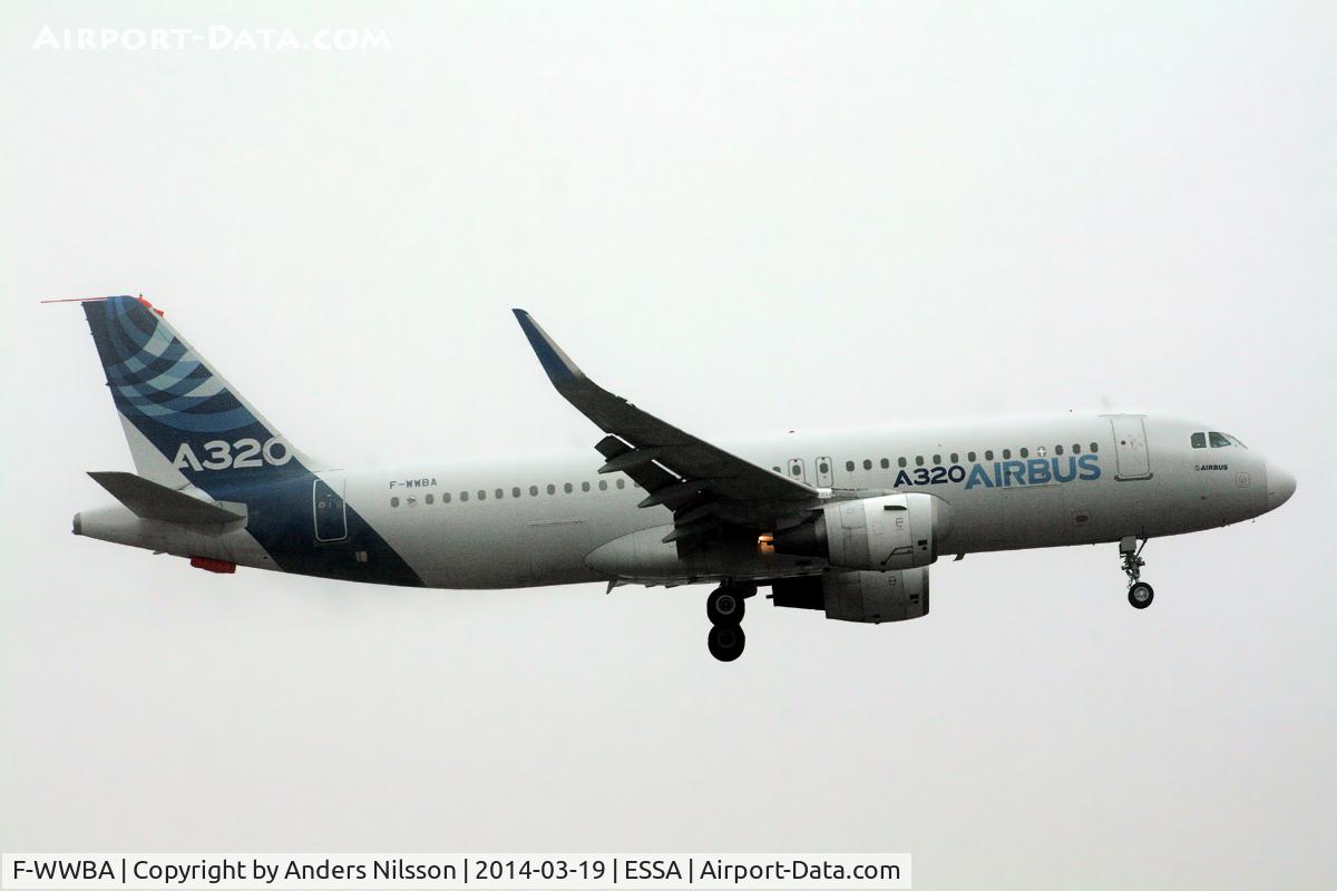 F-WWBA, 1987 Airbus A320-111 C/N 001, On finall approach for runway 01L in fog.