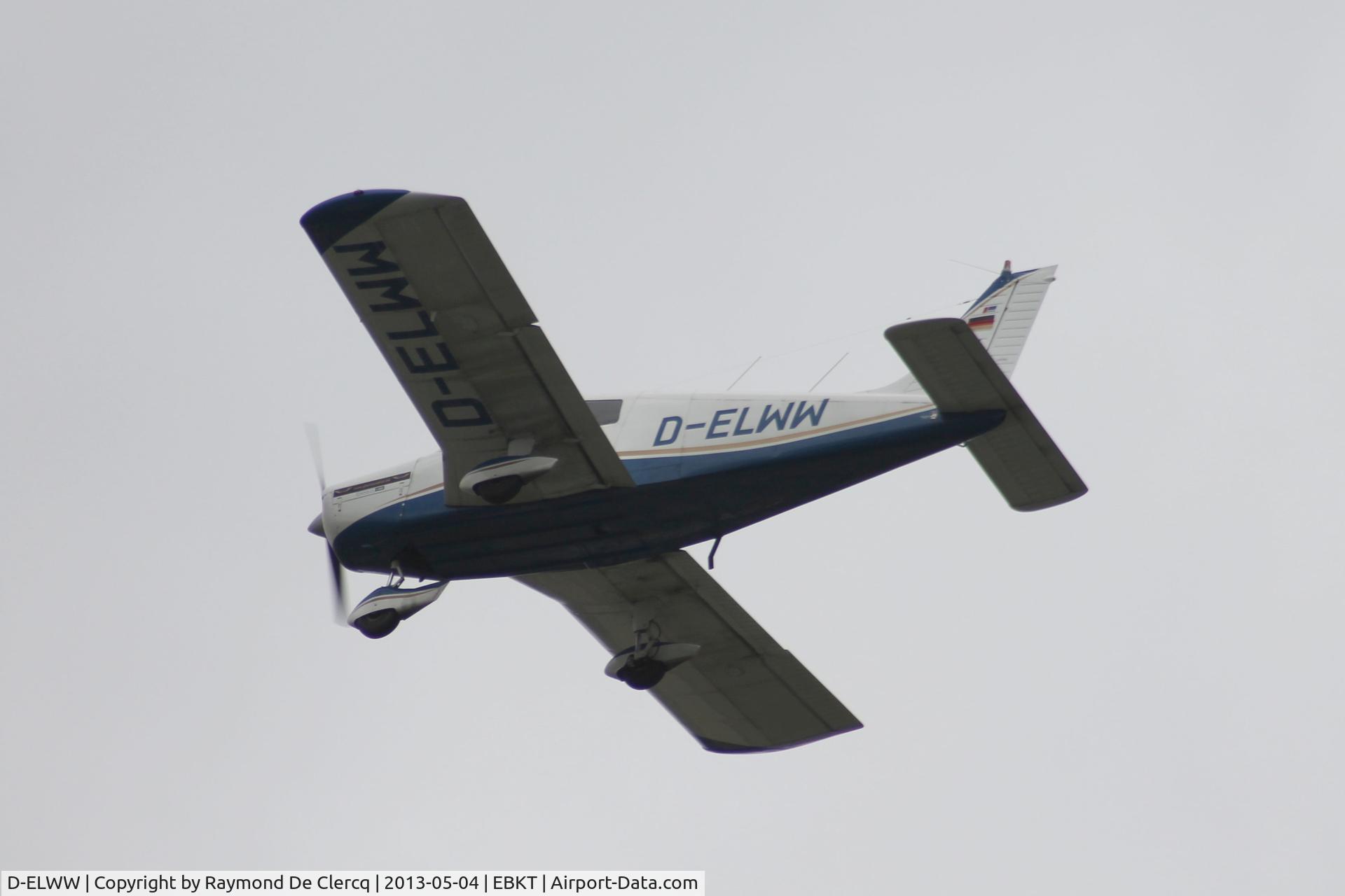 D-ELWW, Piper PA-28-140 Cherokee Cruiser C/N 28-7525259, Take-off