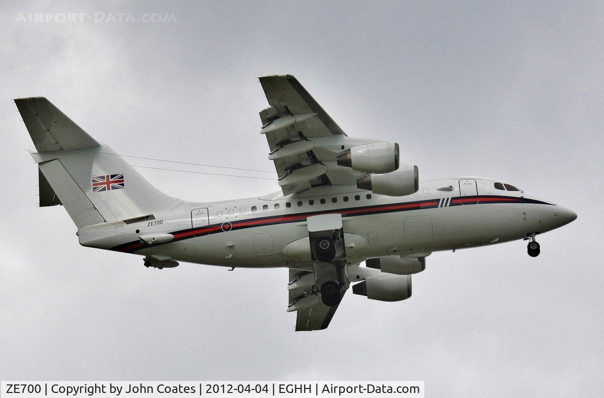 ZE700, 1984 British Aerospace BAe.146-100 CC.2 C/N E1021, Training low pass