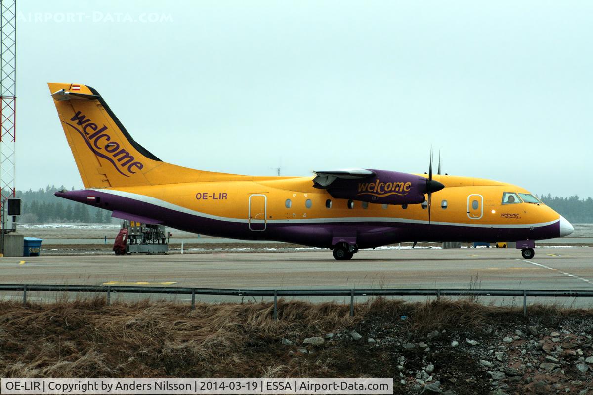 OE-LIR, 2000 Dornier 328-100 C/N 3115, Taxiing away for departure.