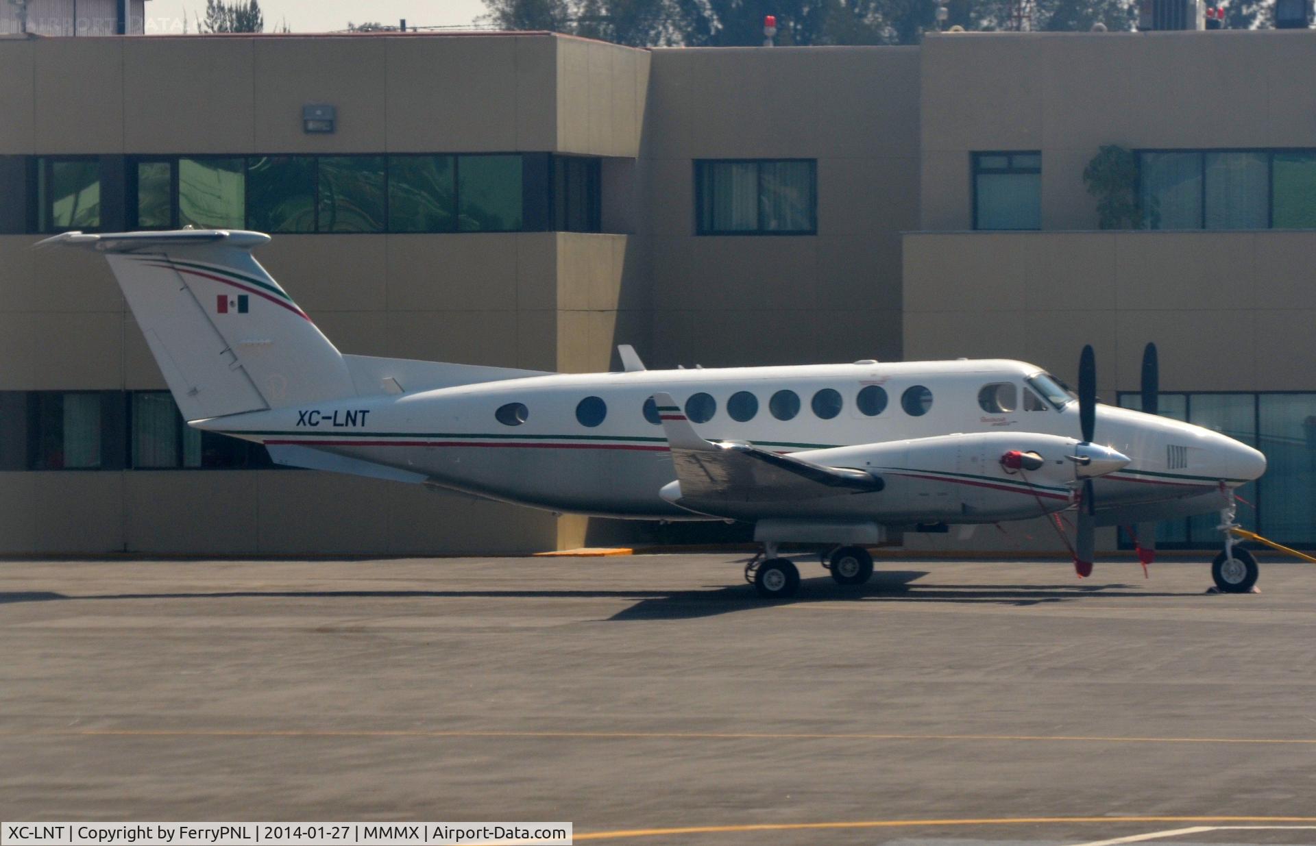XC-LNT, Raytheon King Air 350 C/N FL-847, This Beech 350 is new to the mexican register in 2014. Photo taken from plane.