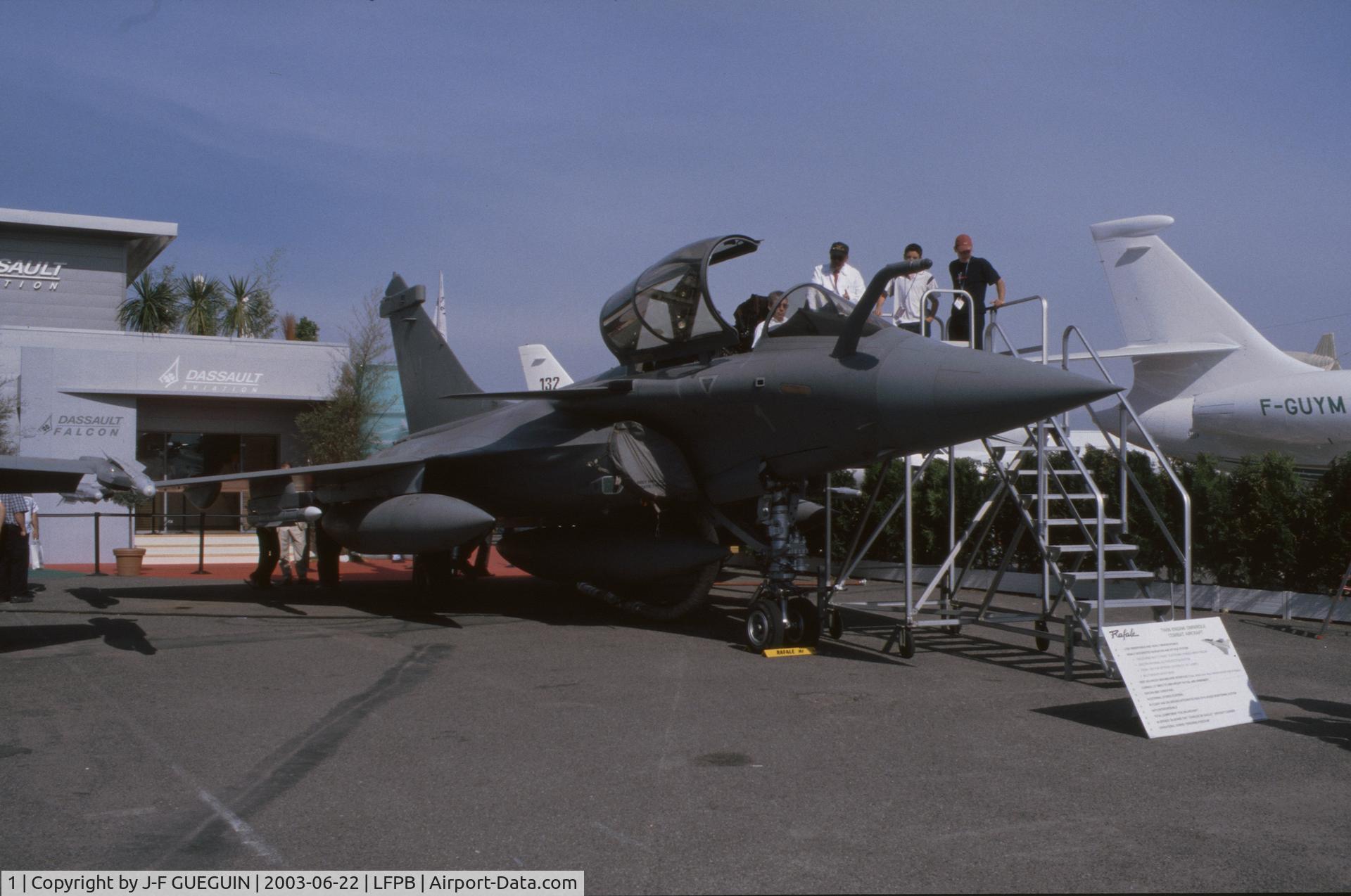 1, Dassault Rafale M C/N 1, On display at 2003 Paris-Le Bourget airshow.