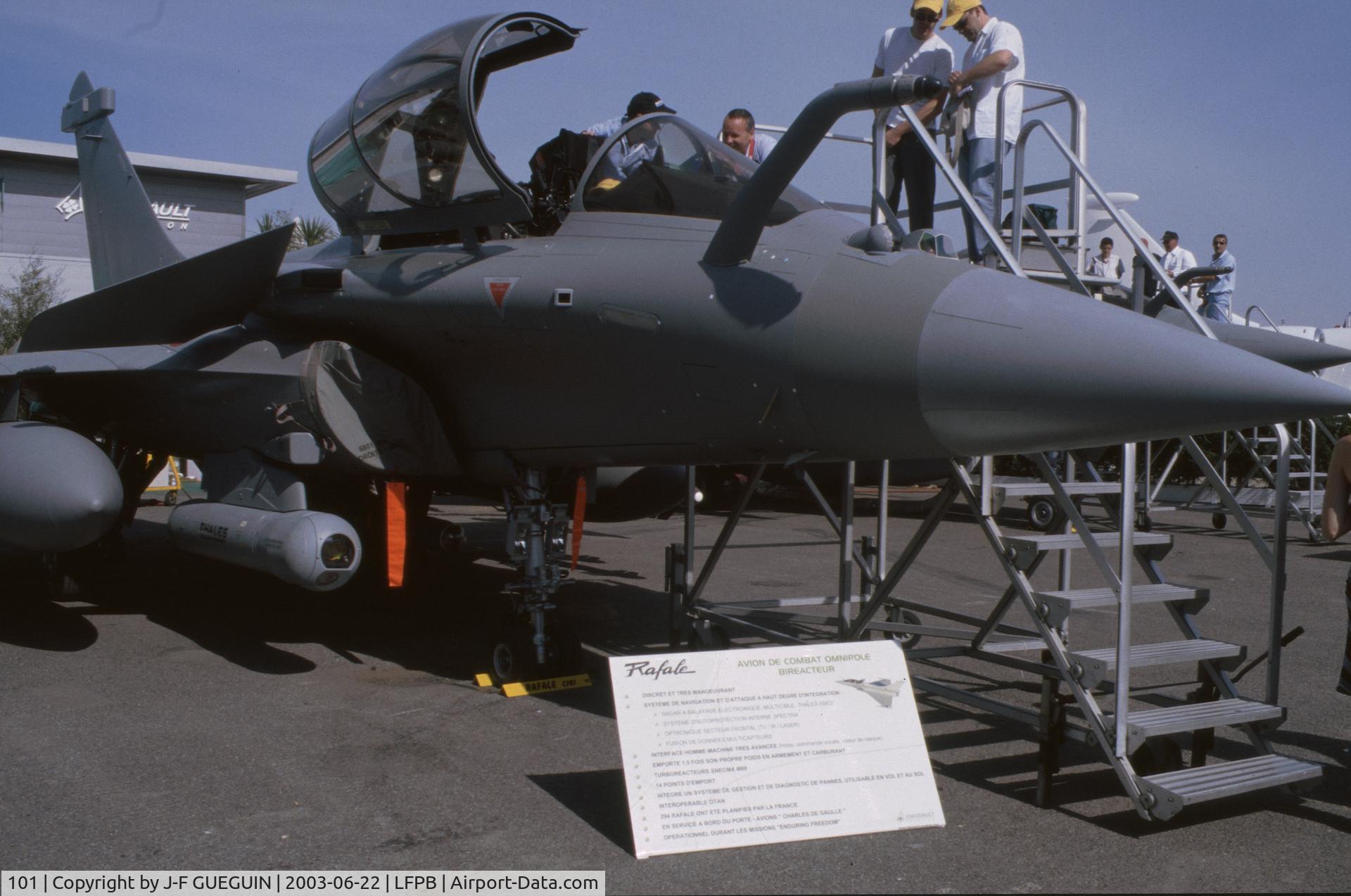 101, Dassault Rafale C C/N 101, On display at 2003 Paris-Le Bourget airshow.