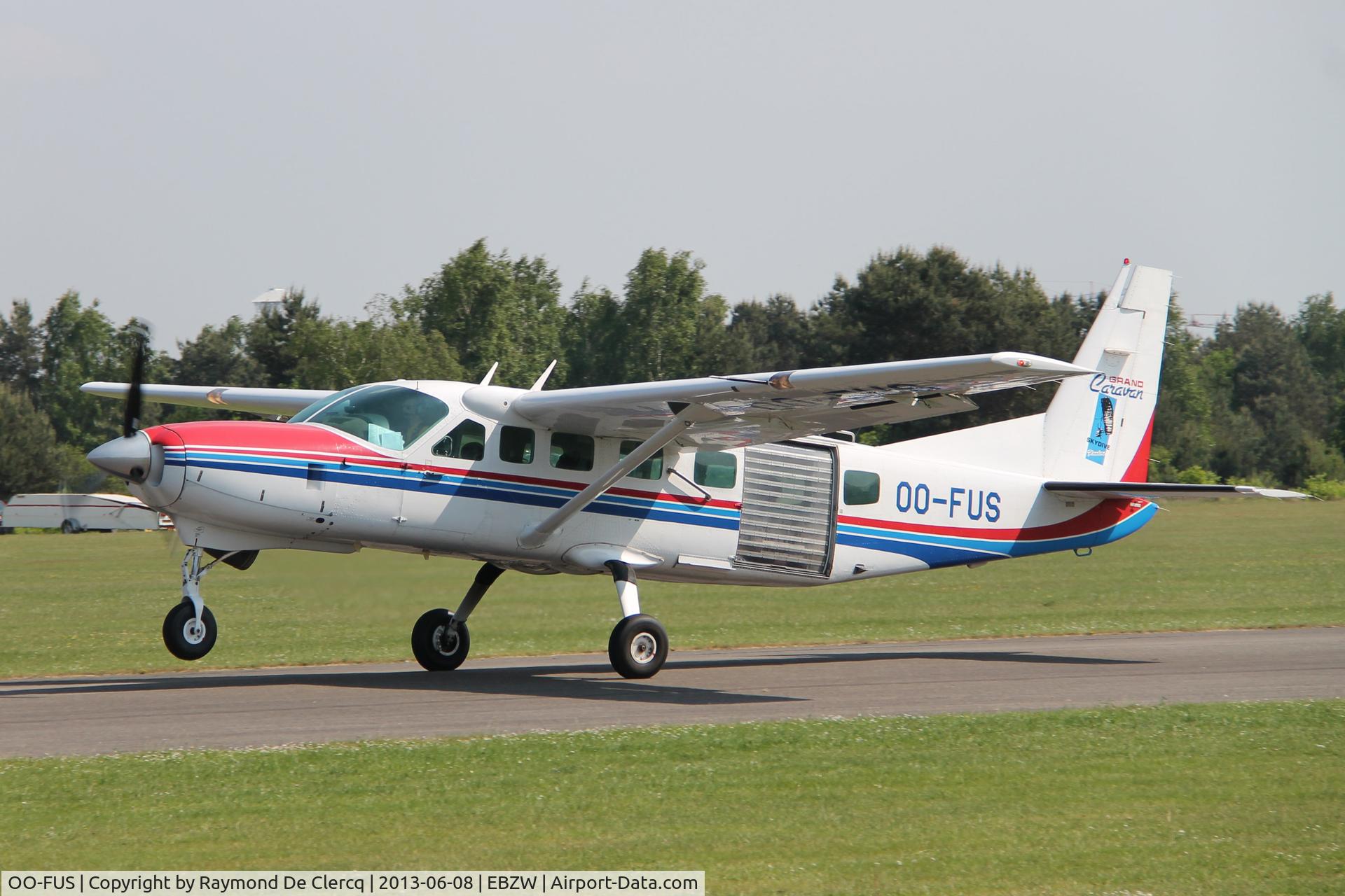OO-FUS, 1999 Cessna 208B Grand Caravan C/N 208B-0794, Take-off