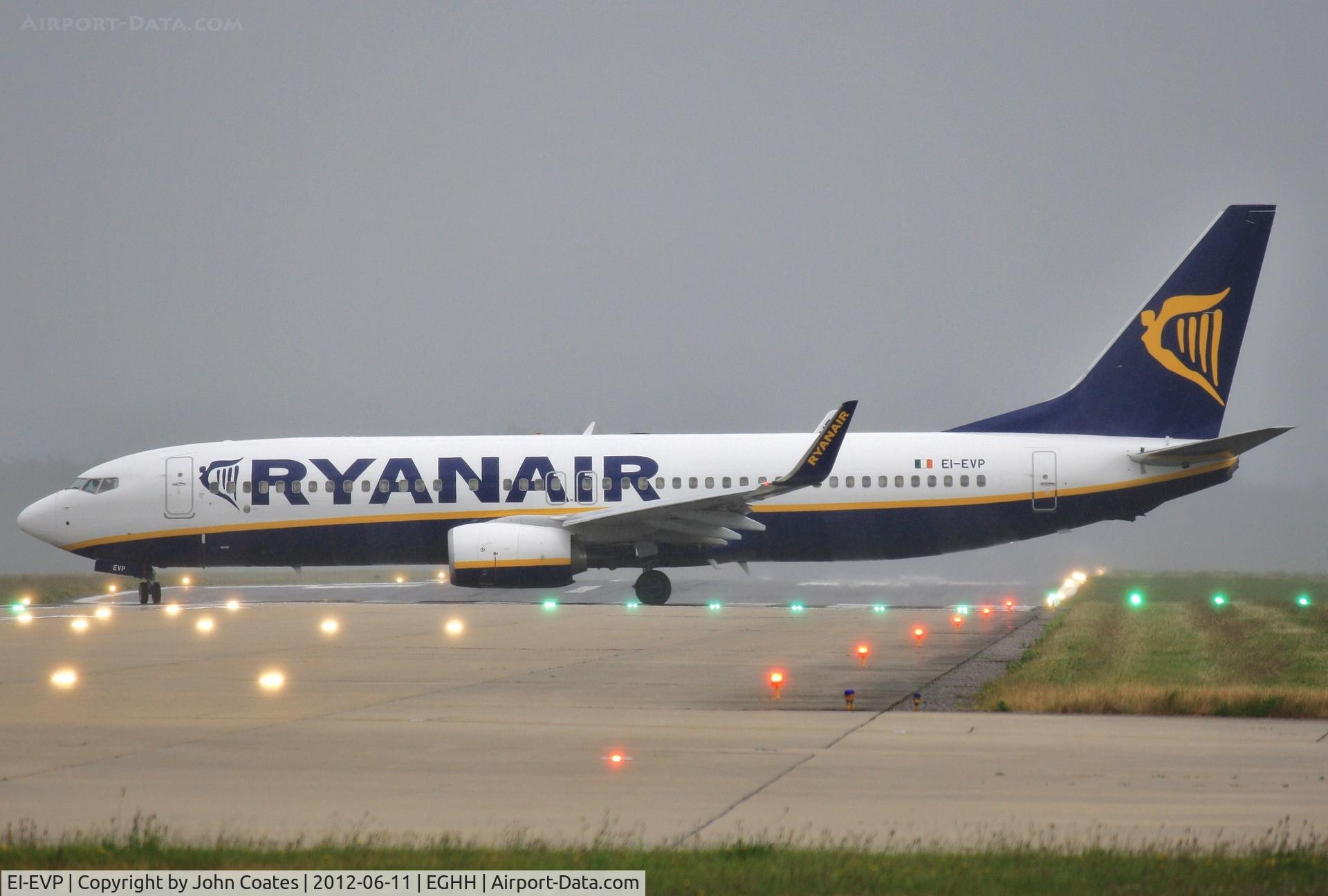 EI-EVP, 2012 Boeing 737-8AS C/N 40293, Turning very short - camera shy?
