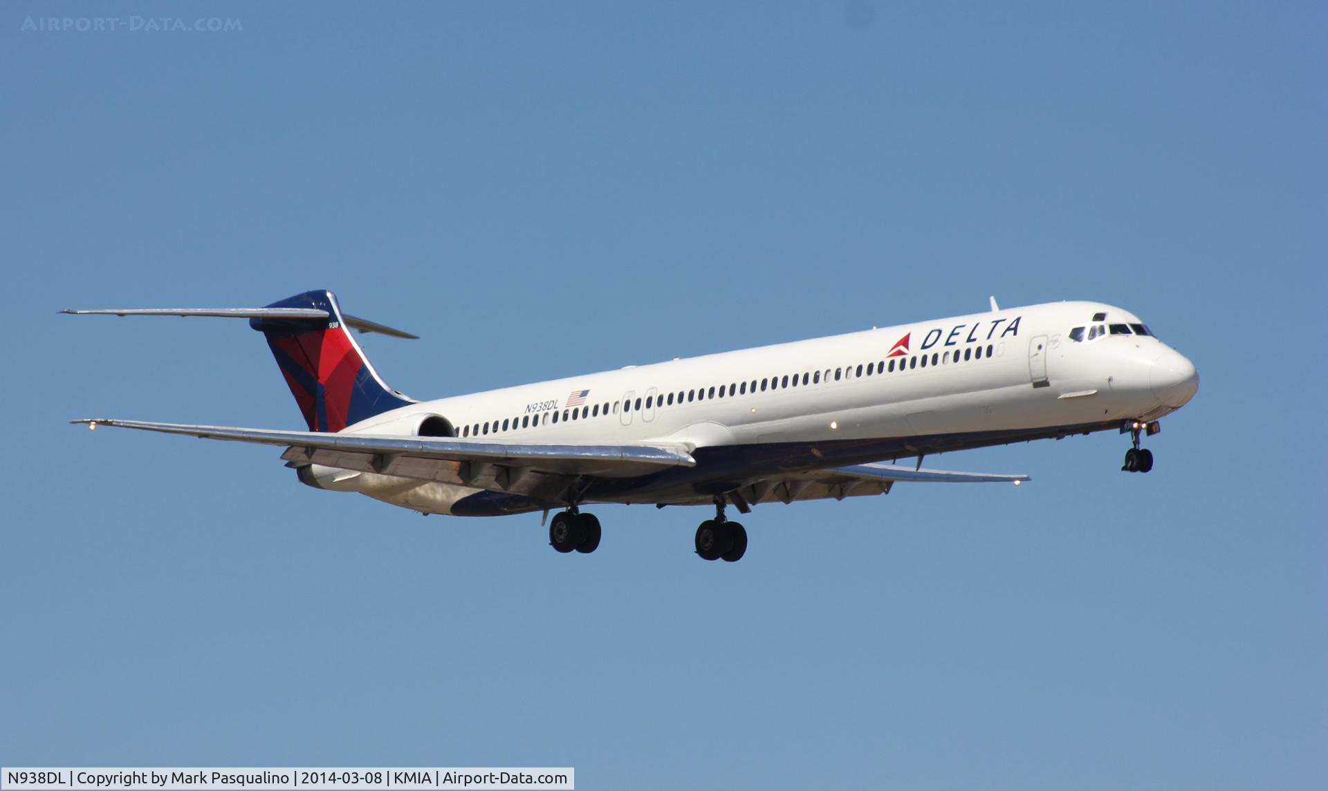 N938DL, 1989 McDonnell Douglas MD-88 C/N 49811, MD-88