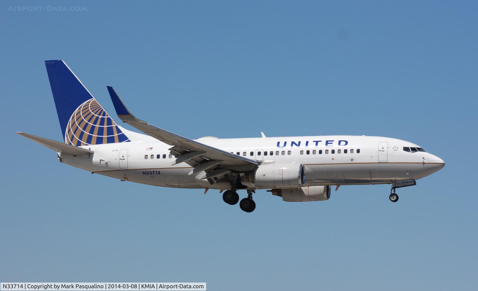 N33714, 1998 Boeing 737-724 C/N 28785, Boeing 737-700