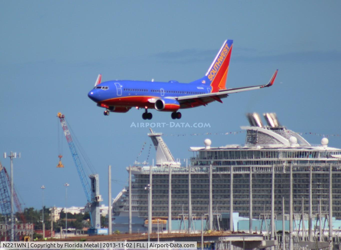 N221WN, 2005 Boeing 737-7H4 C/N 34259, Southwest 737-700