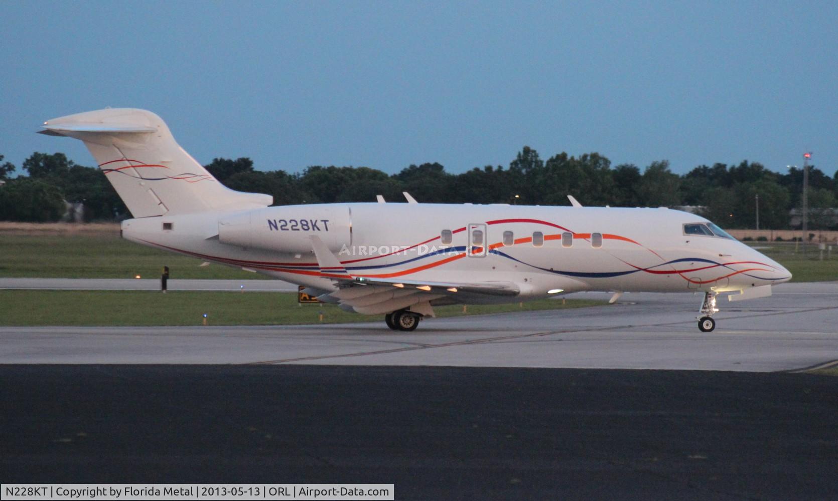 N228KT, 2007 Bombardier Challenger 300 (BD-100-1A10) C/N 20142, Challenger 300