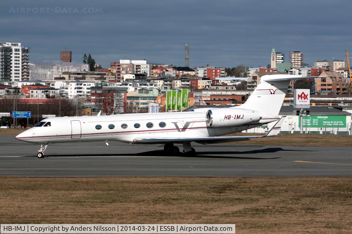 HB-IMJ, 1997 Gulfstream Aerospace Gulfstream V C/N 517, Lining up runway 30.