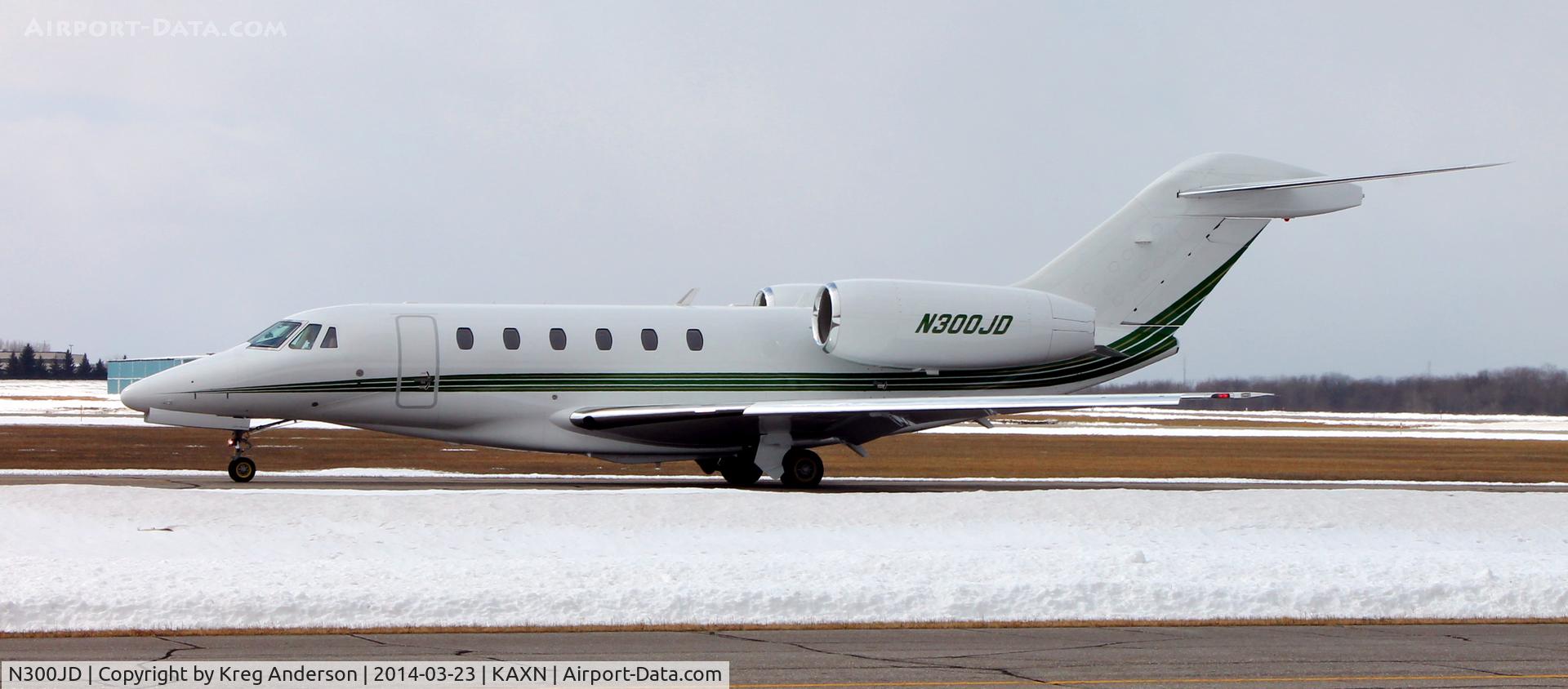 N300JD, 2002 Cessna 750 Citation X Citation X C/N 750-0202, Cessna 750 Citation X taxiing out to runway 31 for departure.
