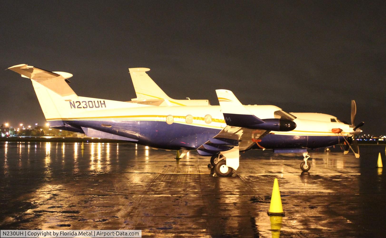 N230UH, 1998 Pilatus PC-12/45 C/N 230, PC-12