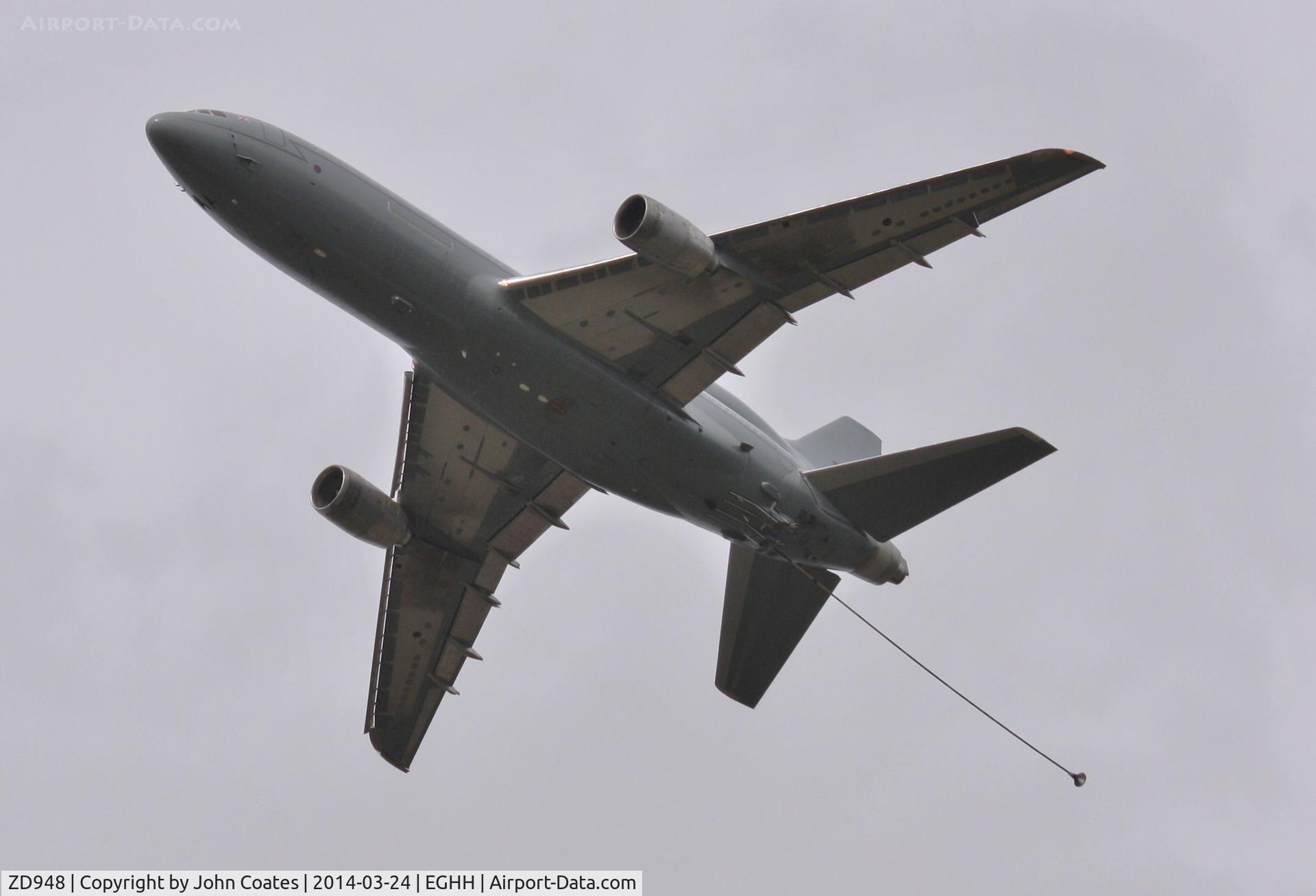 ZD948, 1980 Lockheed L-1011-385-3 TriStar K1 (500) C/N 193V-1157, First farewell pass with hose trailing