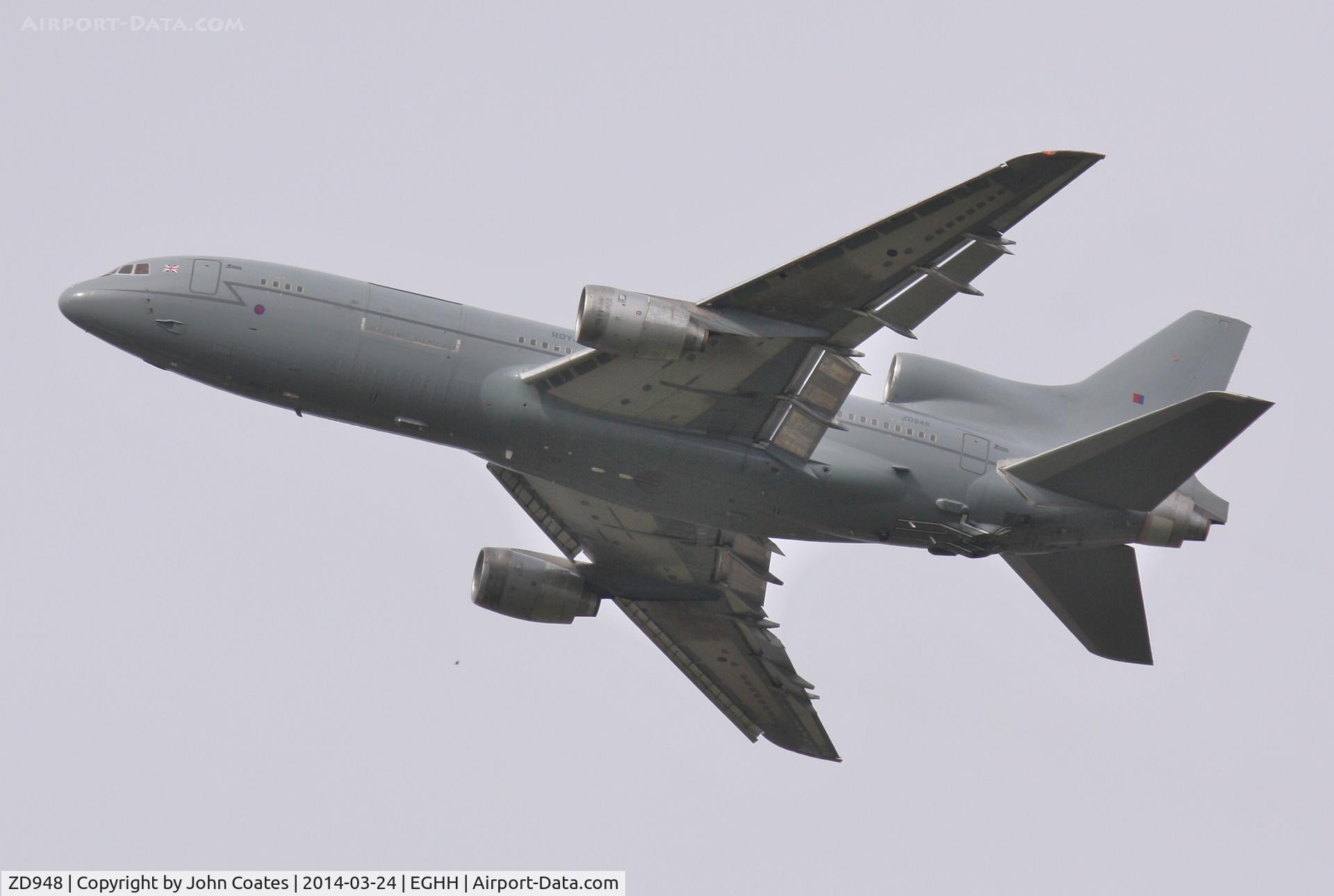 ZD948, 1980 Lockheed L-1011-385-3 TriStar K1 (500) C/N 193V-1157, Second farewell pass