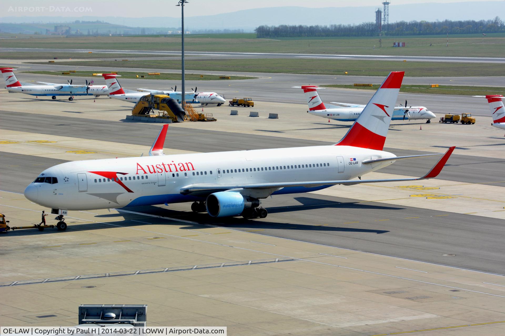 OE-LAW, 1992 Boeing 767-3Z9/ER C/N 26417, B-767 at VIE