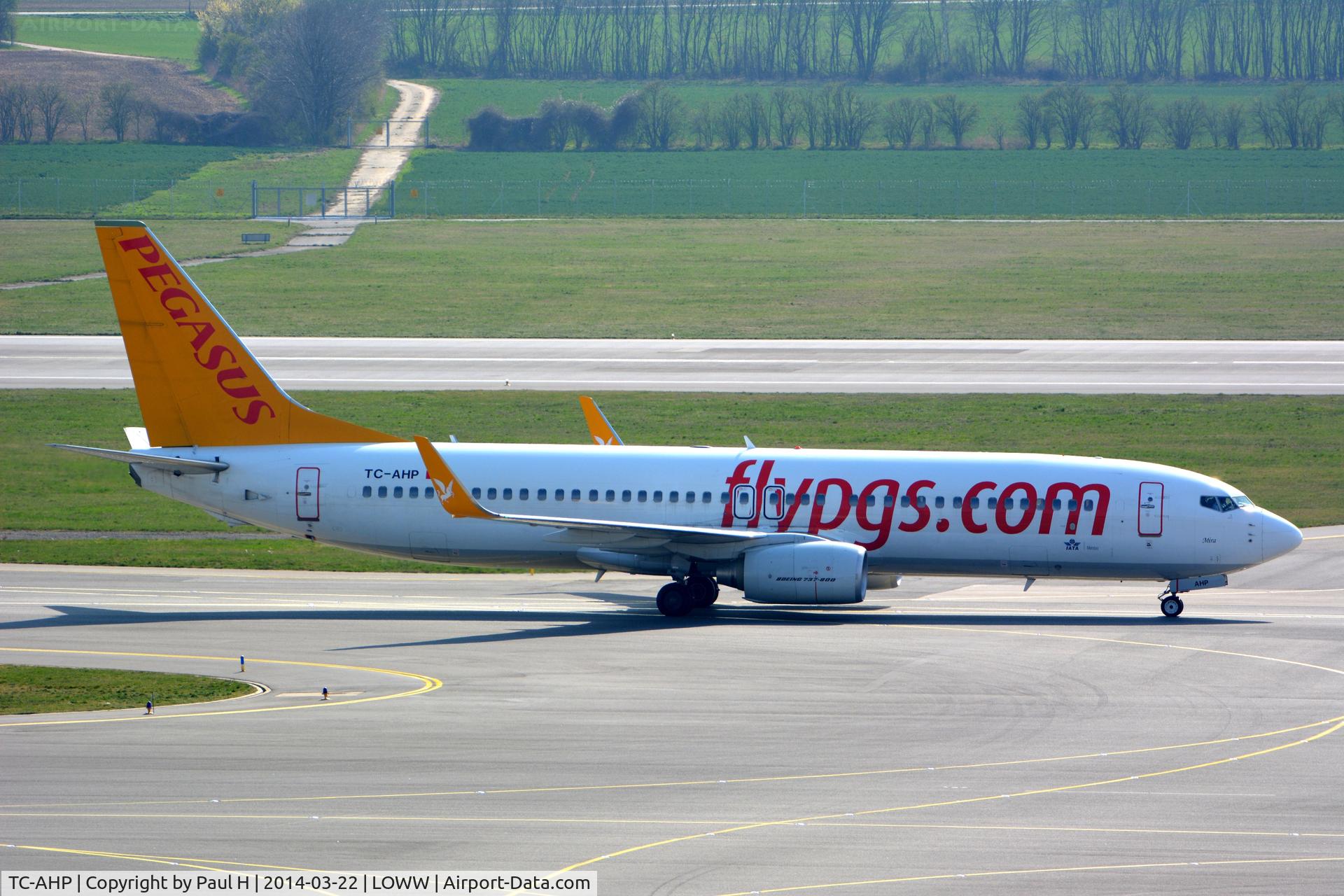 TC-AHP, 2011 Boeing 737-82R C/N 40721, At VIE