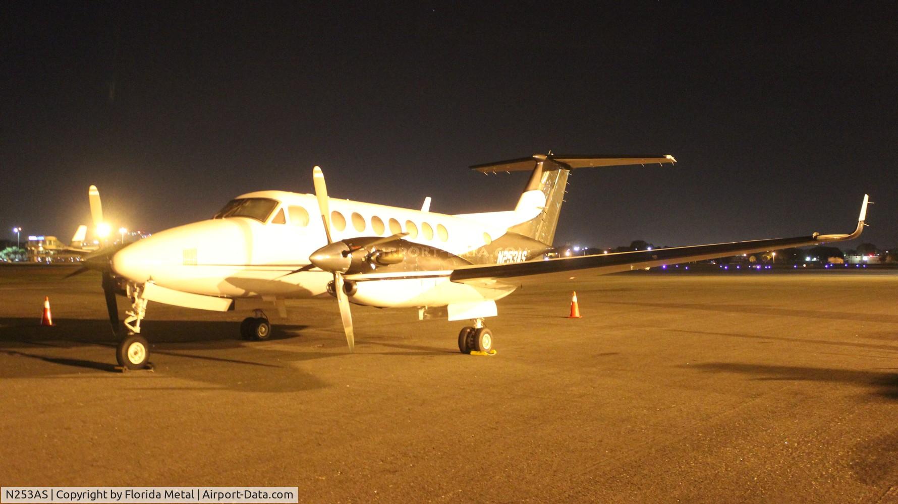 N253AS, 1996 Raytheon Aircraft Company B300 C/N FL-155, Beech 300