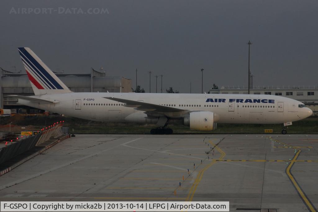 F-GSPO, 2001 Boeing 777-228/ER C/N 30614, Taxiing