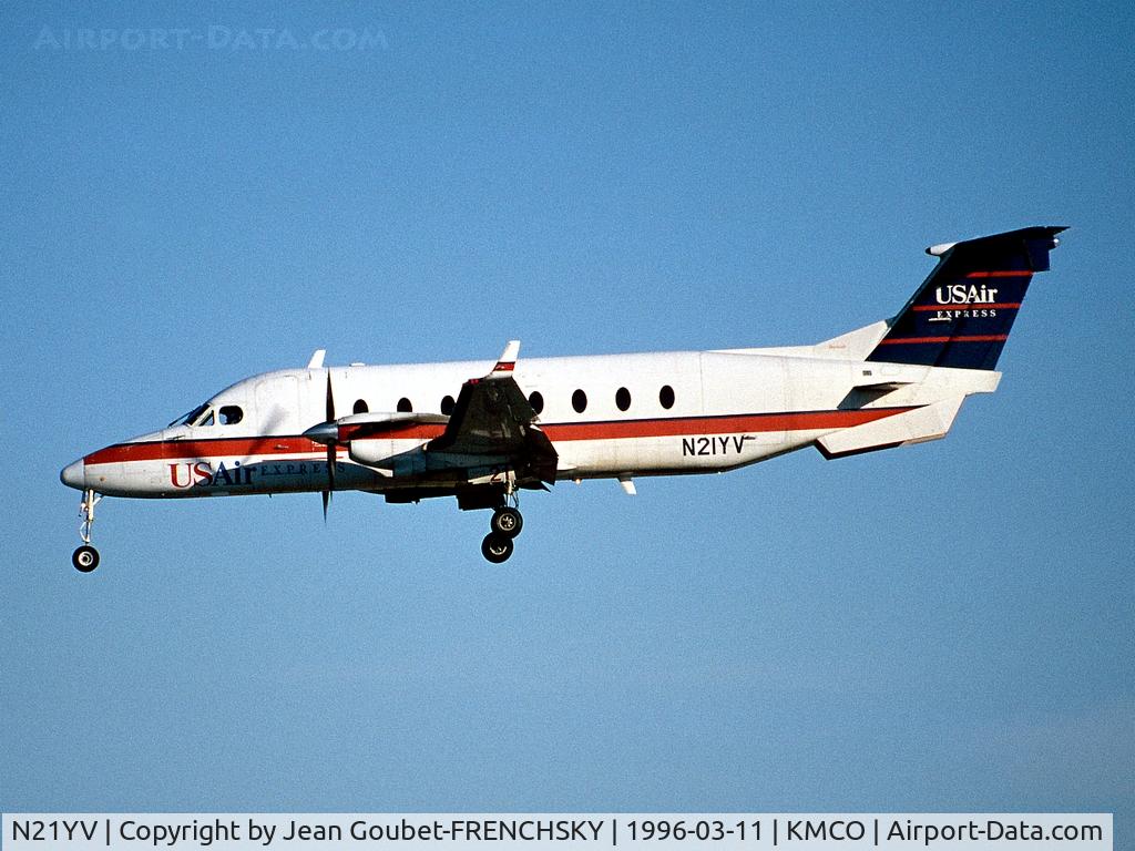 N21YV, 1992 Beech 1900D C/N UE-21, landing