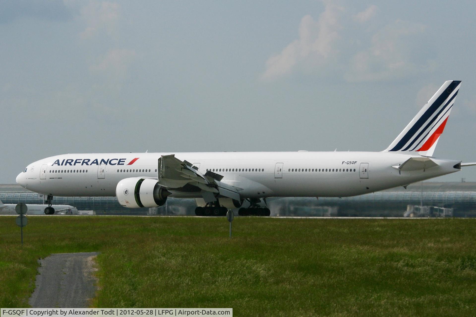 F-GSQF, 2004 Boeing 777-328/ER C/N 32849, Boeing 777-328 (ER), Landing Rwy 26L, Roissy Charles De Gaulle Airport (LFPG-CDG)