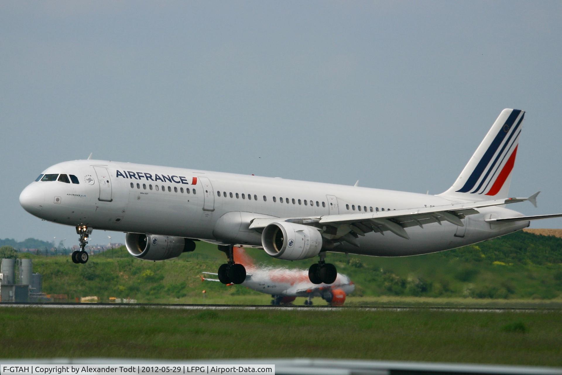 F-GTAH, 1999 Airbus A321-211 C/N 1133, Airbus A321-211, landing Rwy 26L, Roissy Charles De Gaulle Airport (LFPG-CDG)