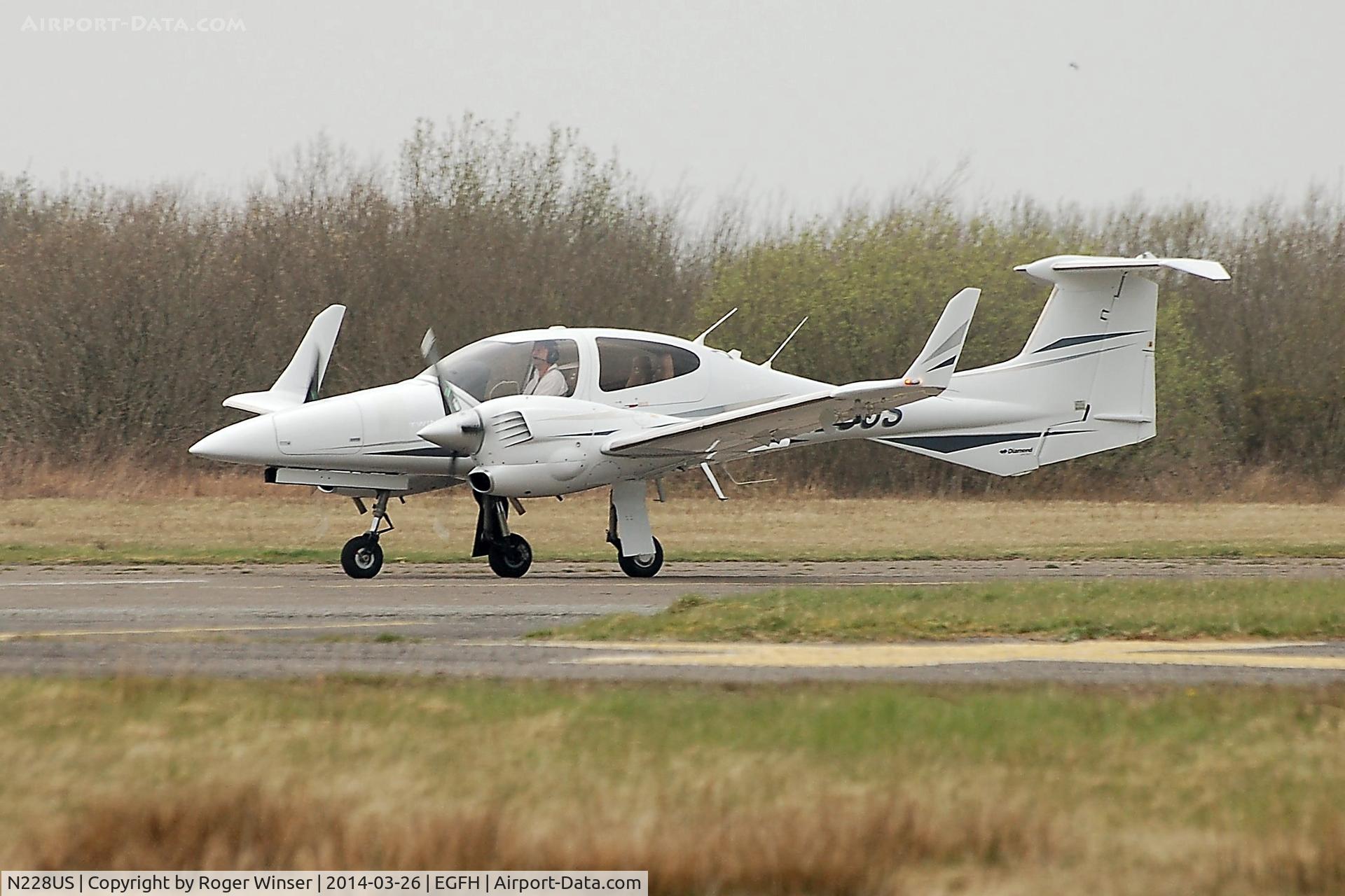 N228US, 2008 Diamond DA-42 Twin Star C/N 42.347, Visiting Diamond Twin Star arriving Runway 22.