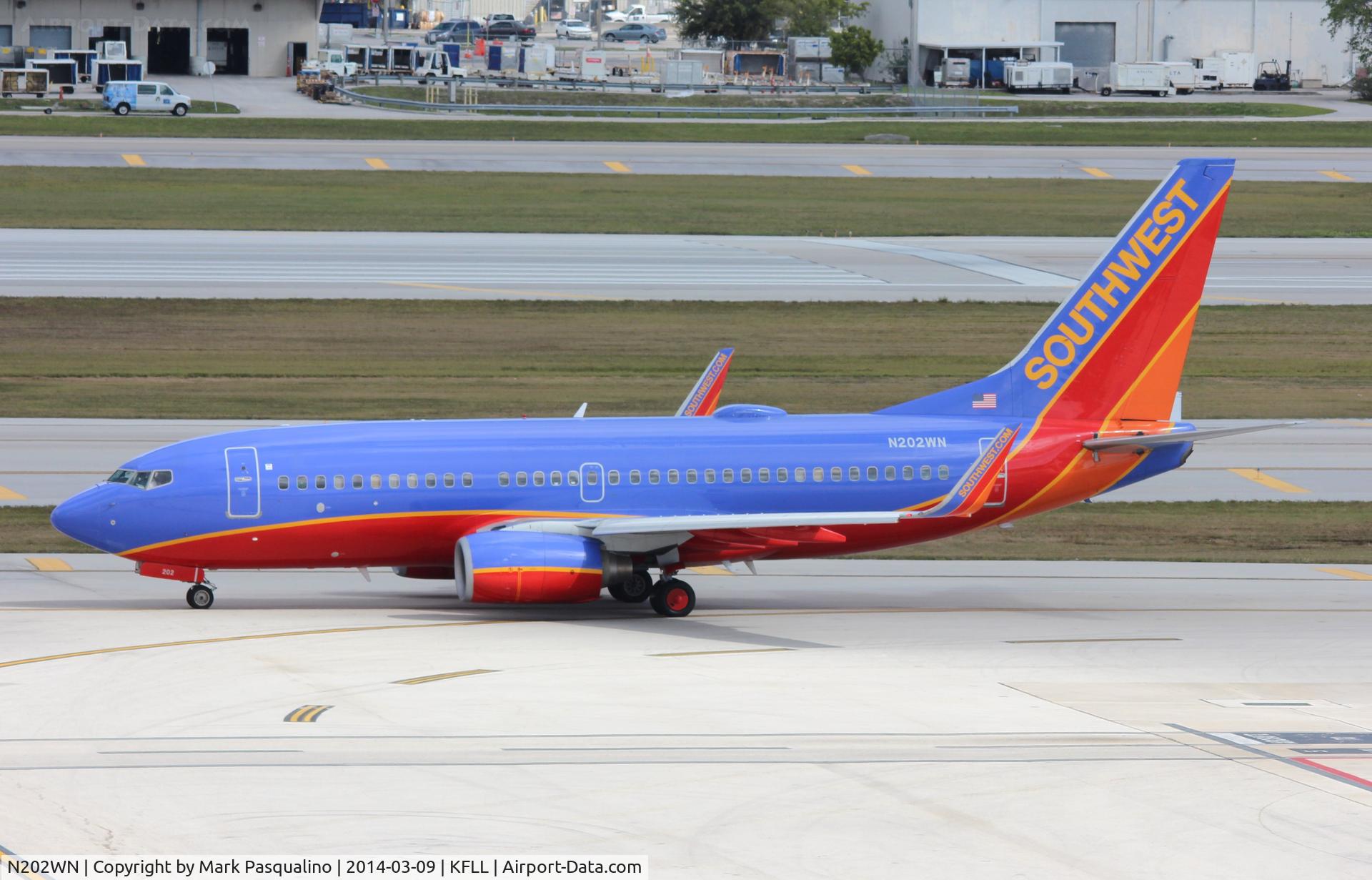 N202WN, 2005 Boeing 737-7H4 C/N 33999, Boeing 737-700