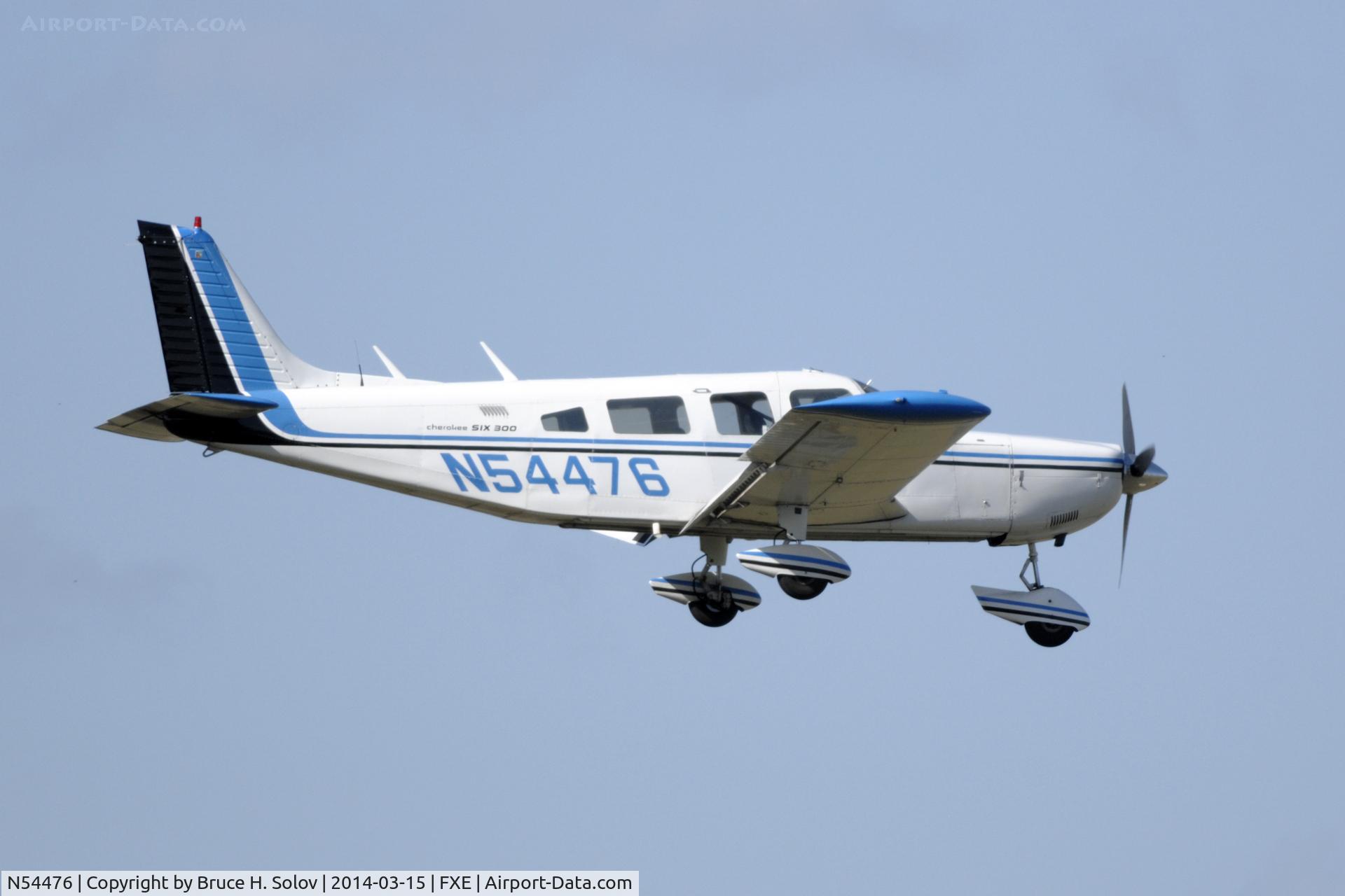 N54476, 1973 Piper PA-32-300 Cherokee Six C/N 32-7440055, On approach to runway 8