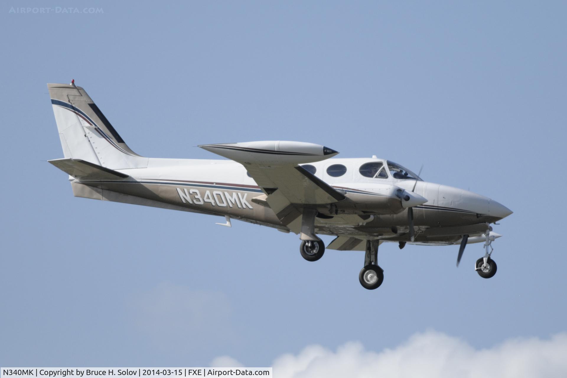 N340MK, 1982 Cessna 340A C/N 340A1541, On approach