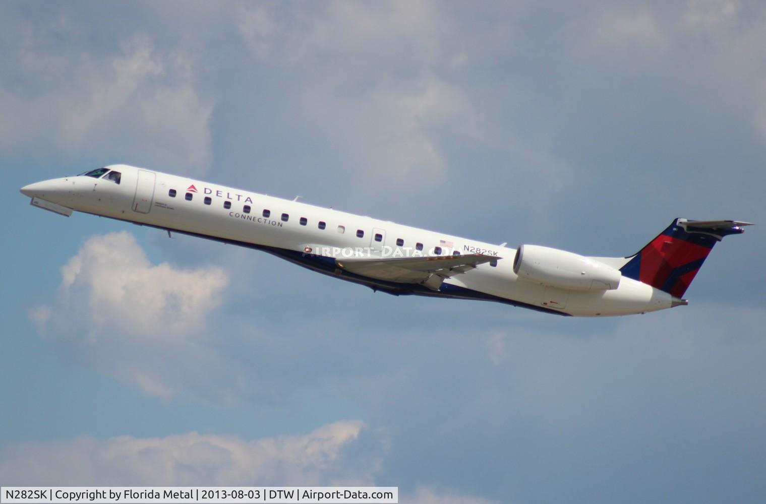 N282SK, 2001 Embraer ERJ-145LR (EMB-145LR) C/N 145409, Delta Connection E145LR