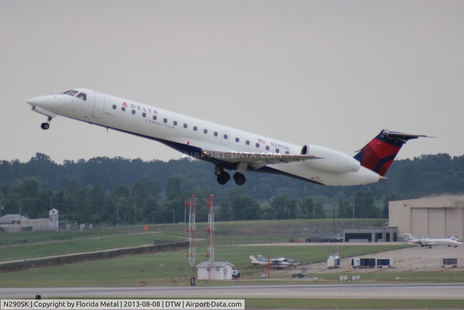 N290SK, 2001 Embraer ERJ-145LR (EMB-145LR) C/N 145474, Delta Connection E145LR