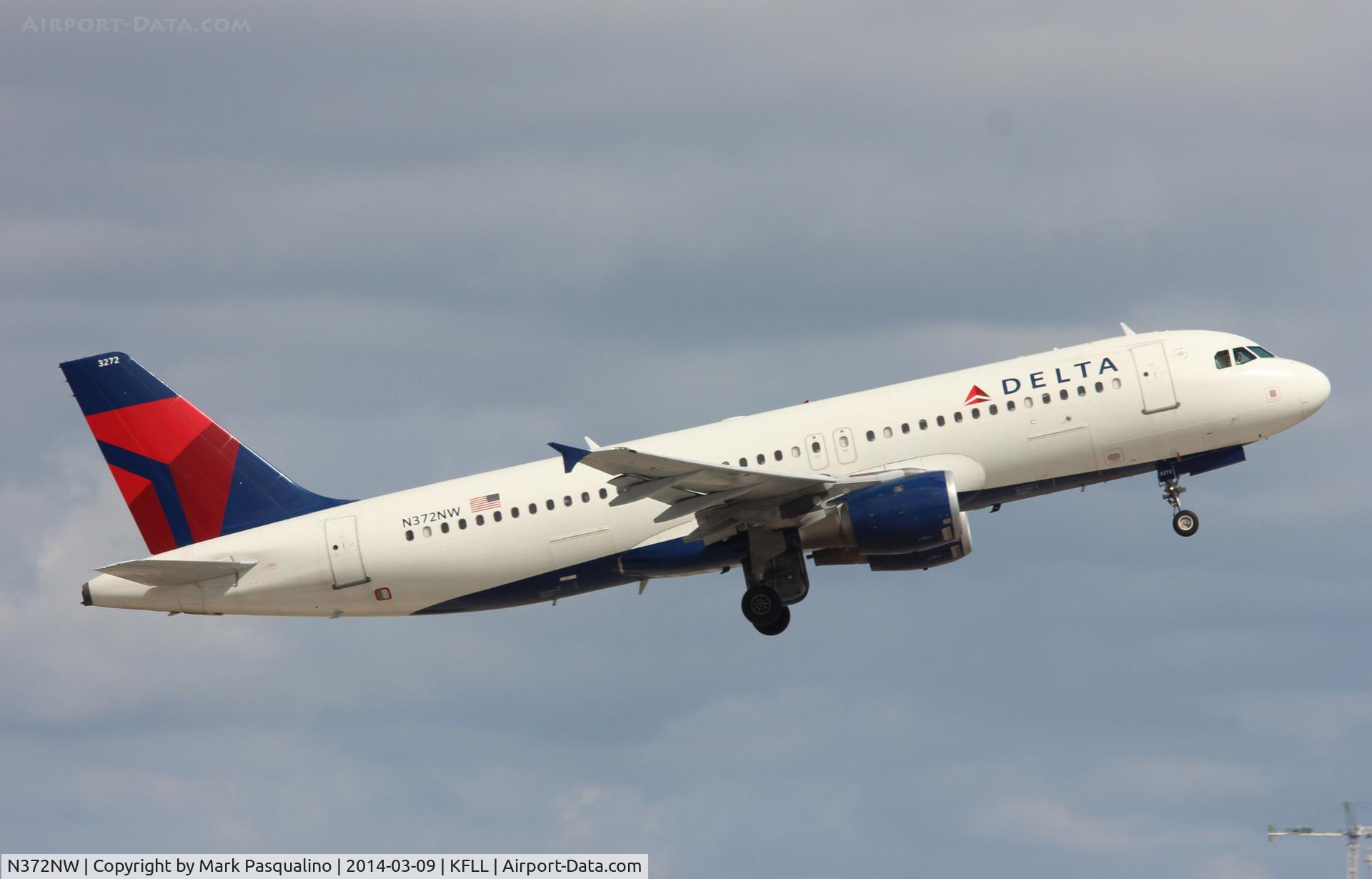 N372NW, 2001 Airbus A320-212 C/N 1633, Airbus A320