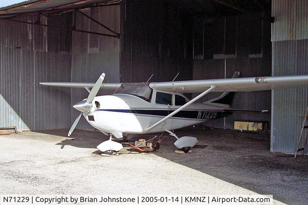 N71229, 1969 Cessna 182M Skylane C/N 18259543, N71229 Cessna 182M Hamilton, TX 14.1.05