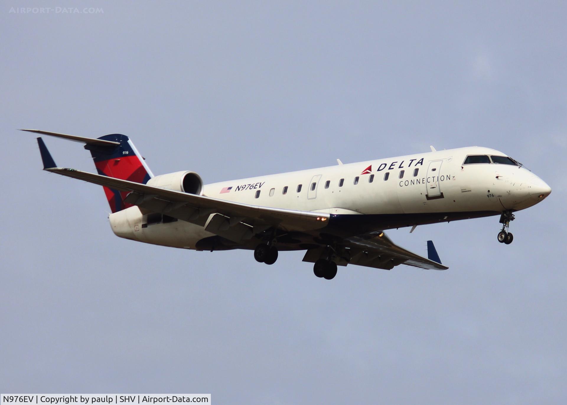 N976EV, 2001 Bombardier CRJ-200ER (CL-600-2B19) C/N 7601, At Shreveport Regional.