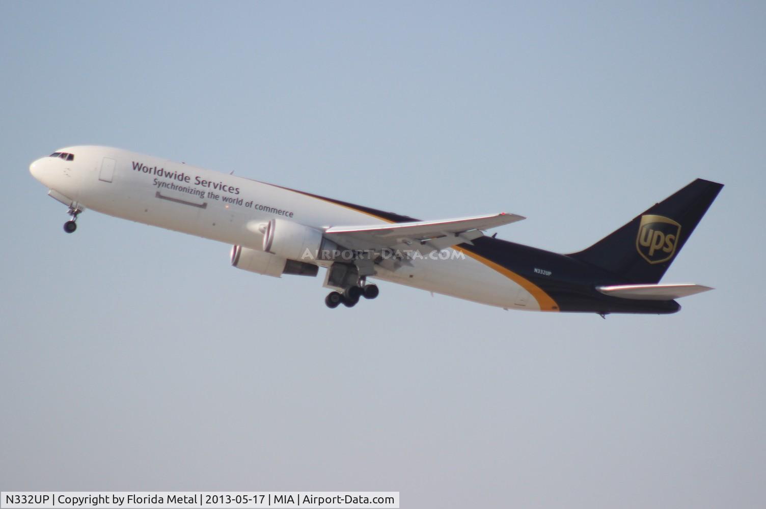 N332UP, 2001 Boeing 767-34AF C/N 32843, UPS 767-300