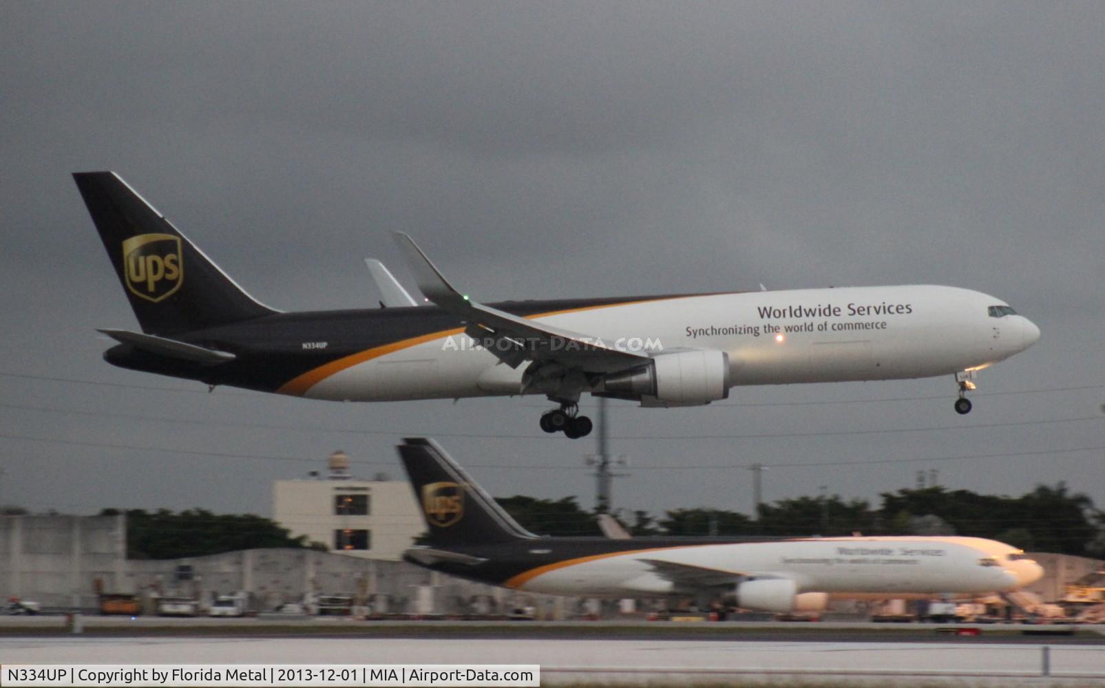 N334UP, 2001 Boeing 767-34AF C/N 32844, UPS 767-300