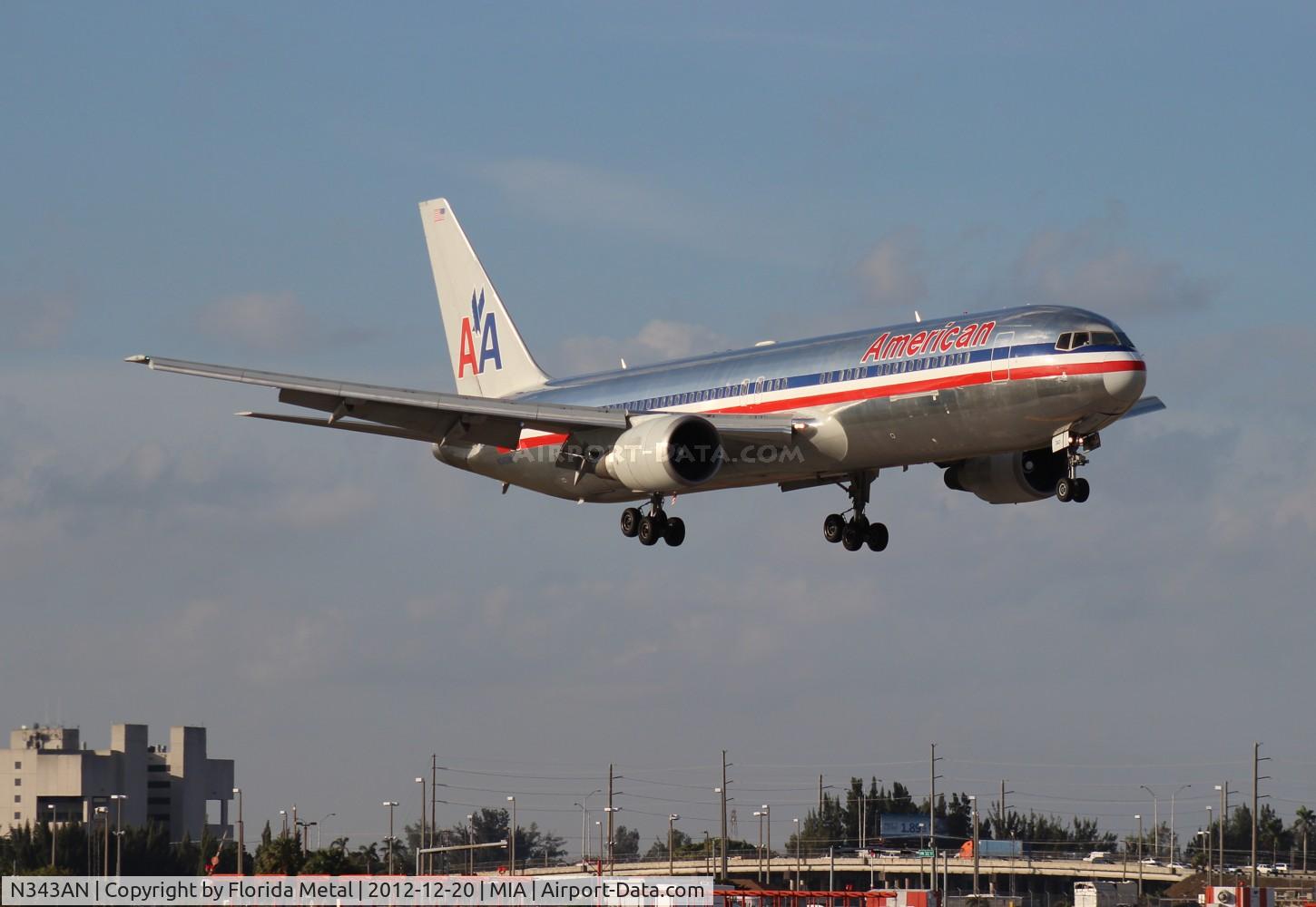 N343AN, 2003 Boeing 767-323 C/N 33082, American 767-300