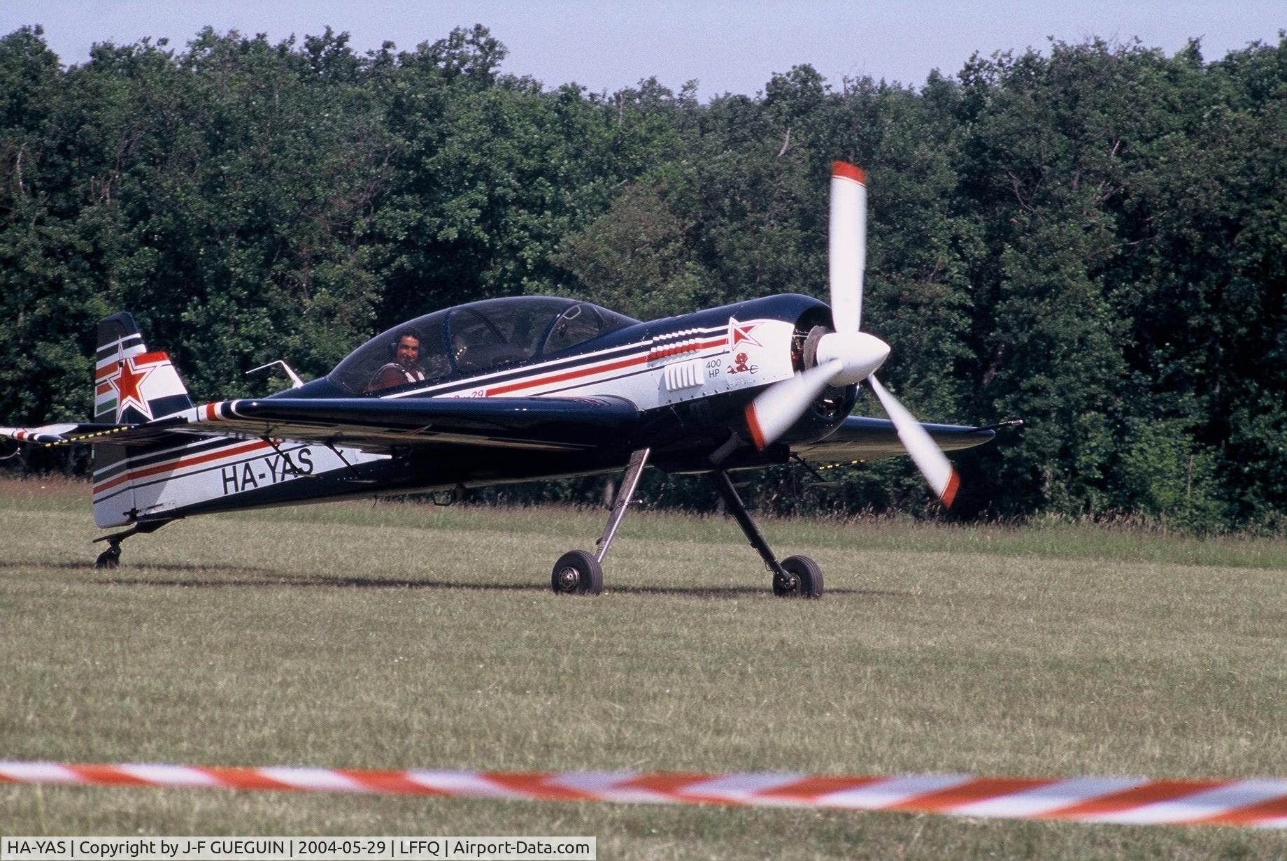 HA-YAS, Sukhoi Su-29 C/N Not found RA-3351K, Taxiing after landing at La Ferté-Alais, 2004 airshow.