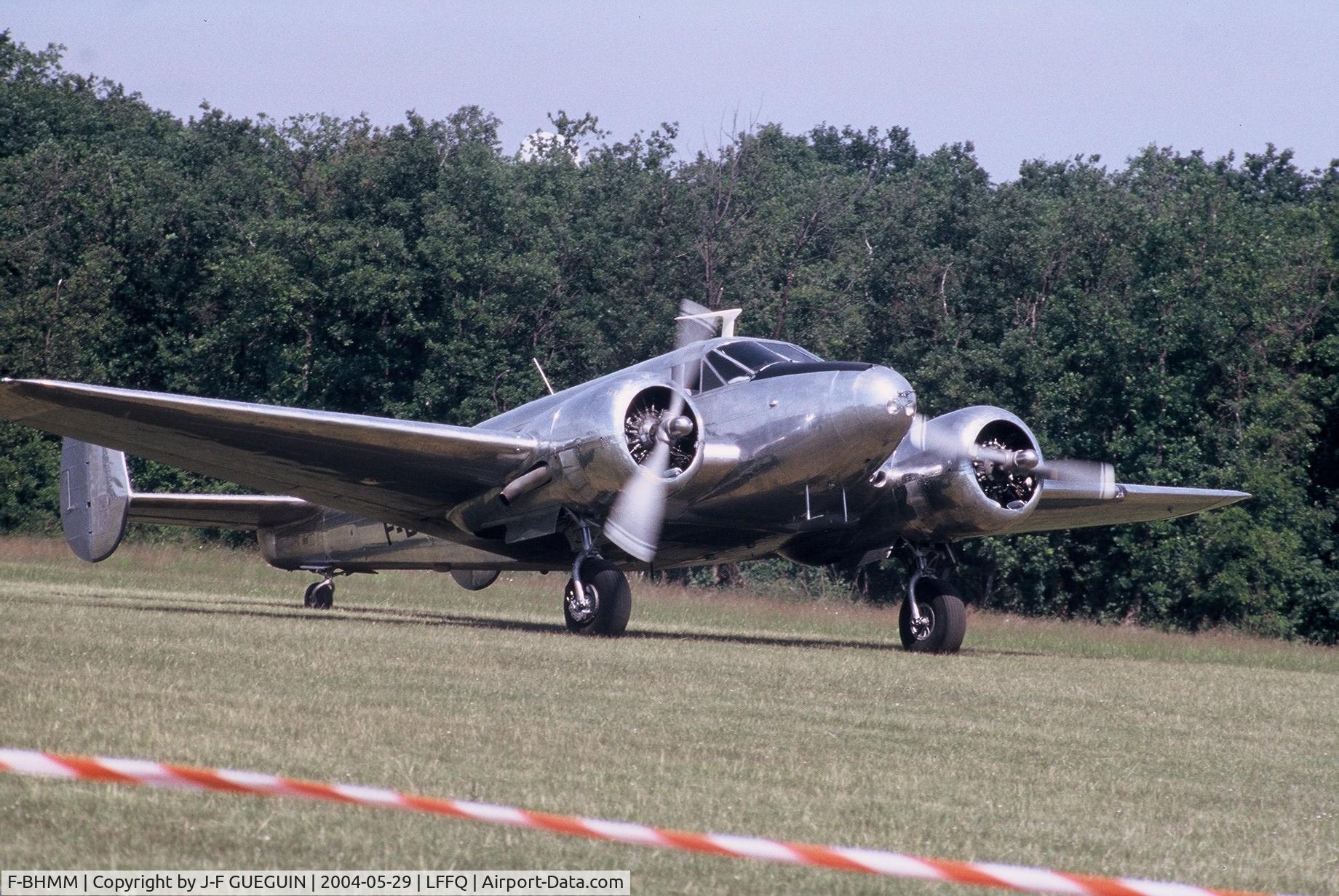 F-BHMM, 1951 Beech C-45G Expeditor C/N AF-465, Ex-Beech C-45G c/n AF-465 modified by SFERMA as PD-18S c/n 02 taxiing after landing at La Ferté-Alais, 2004 airshow.