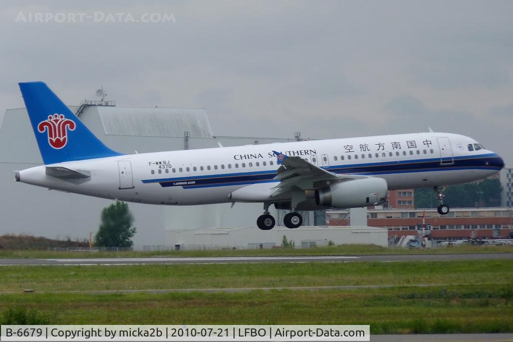 B-6679, 2010 Airbus A320-214 C/N 4370, Landing, F-WWBJ