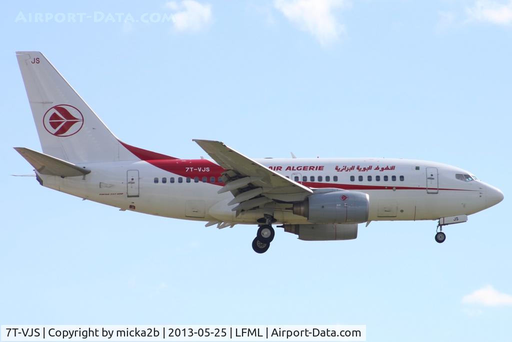 7T-VJS, 2002 Boeing 737-6D6 C/N 30210, Landing