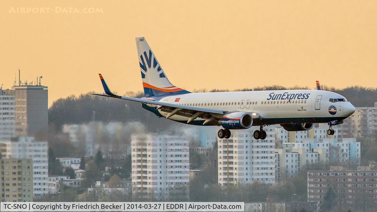 TC-SNO, 2010 Boeing 737-8HC C/N 40776, on final RW09