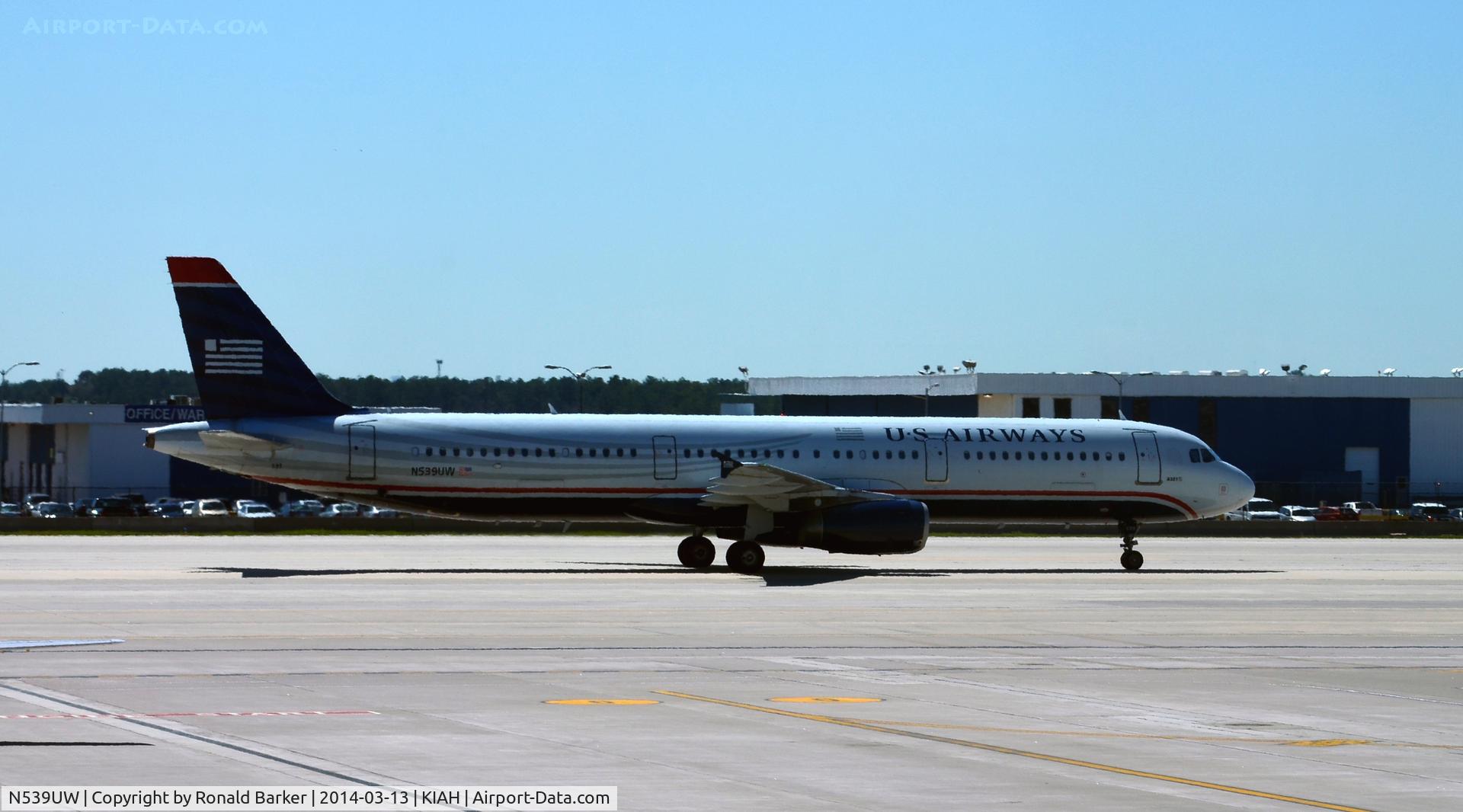 N539UW, 2009 Airbus A321-231 C/N 4082, Taxi Houston