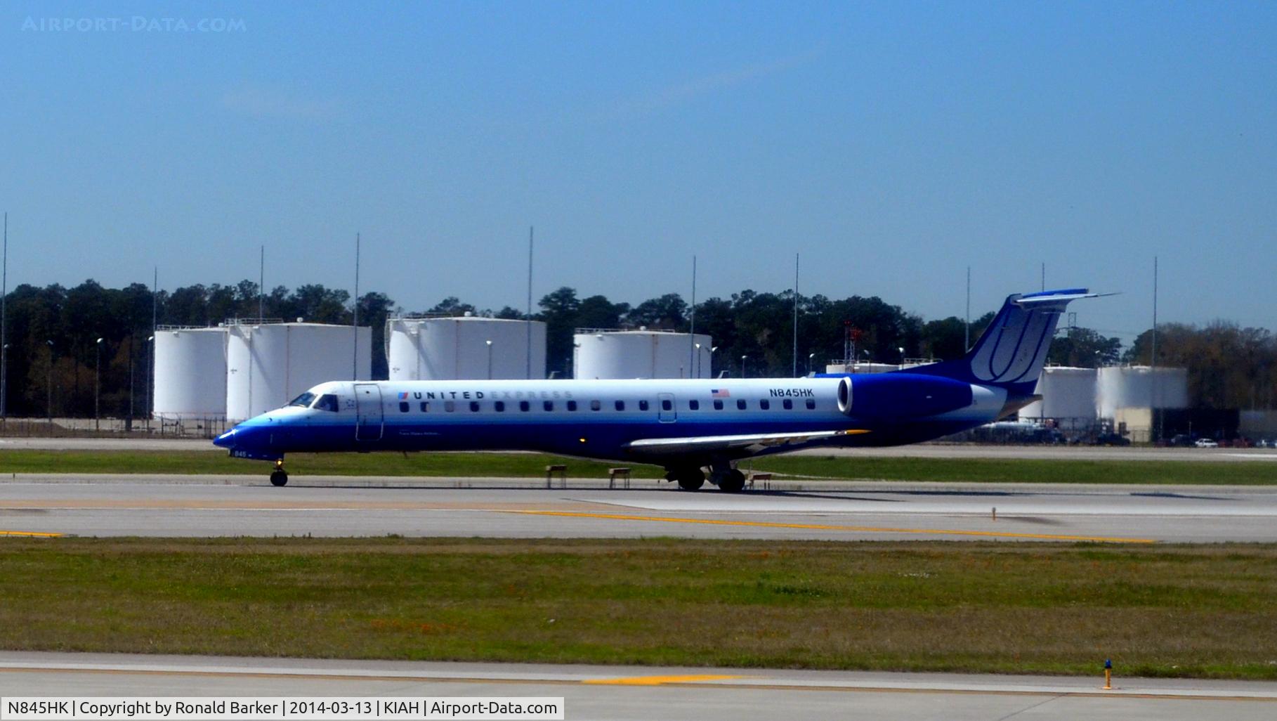 N845HK, 2004 Embraer ERJ-145LR (EMB-145LR) C/N 14500842, Takeoff Houston