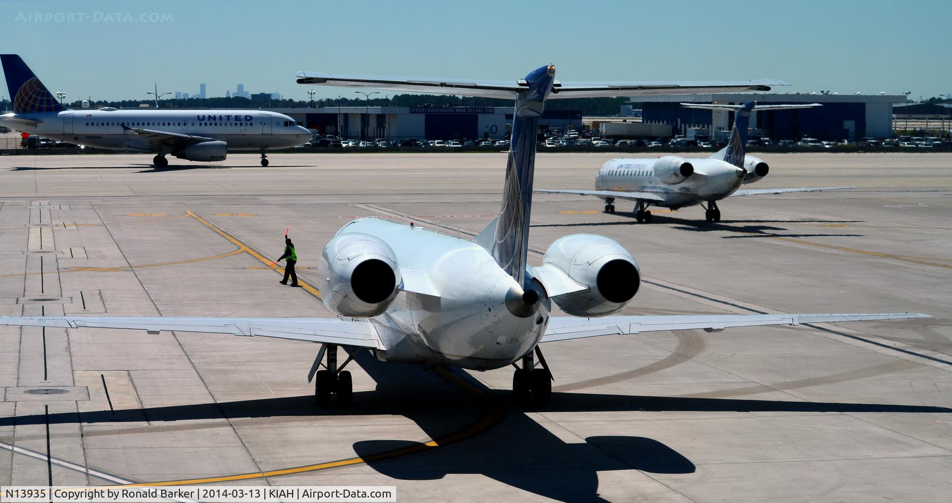 N13935, 1997 Embraer EMB-145EP (ERJ-145EP) C/N 145.022, Ready to taxi Houston